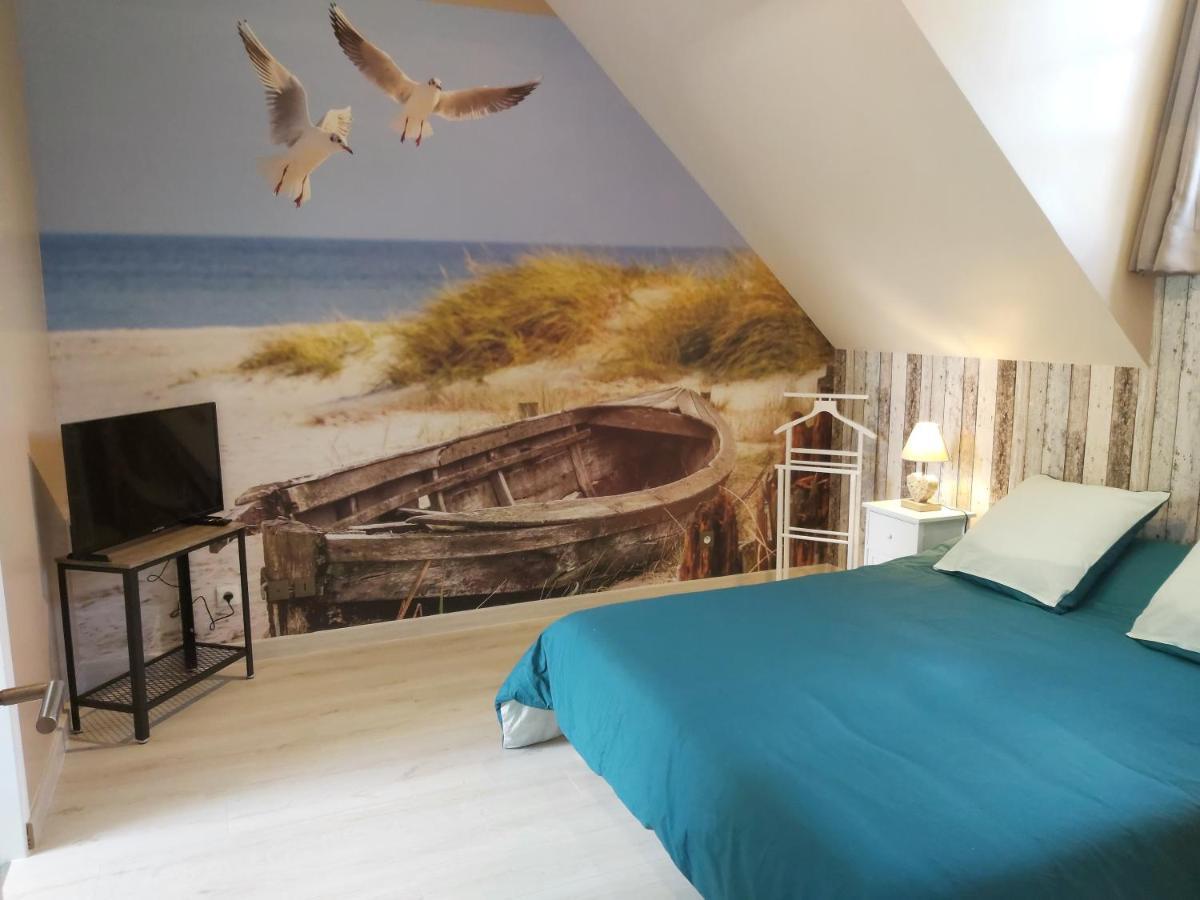 Le Bonheur Des Plumes Bed & Breakfast Montmartin-en-Graignes Eksteriør bilde