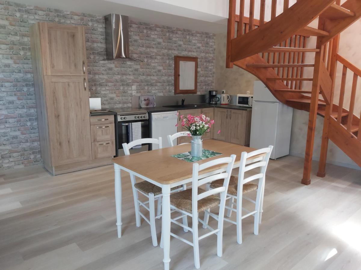 Le Bonheur Des Plumes Bed & Breakfast Montmartin-en-Graignes Eksteriør bilde