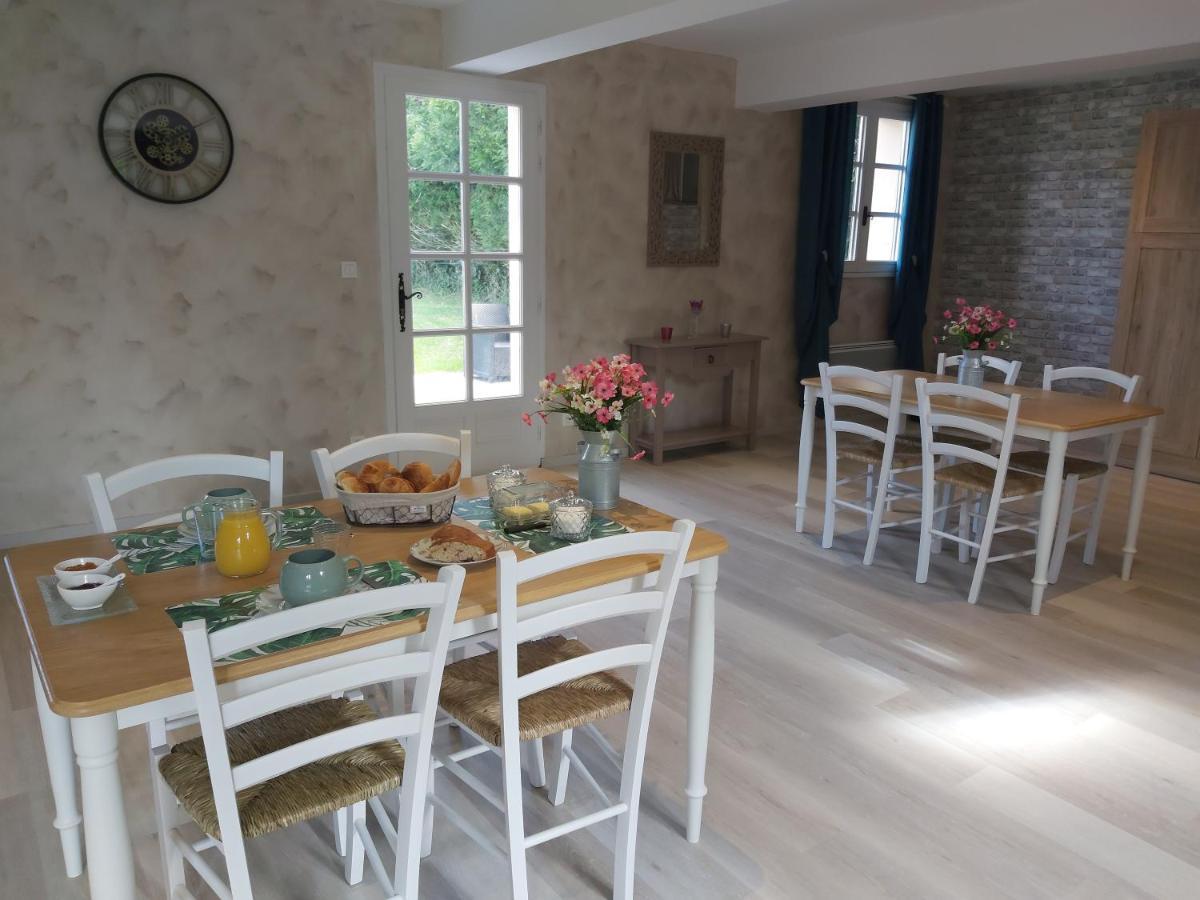 Le Bonheur Des Plumes Bed & Breakfast Montmartin-en-Graignes Eksteriør bilde